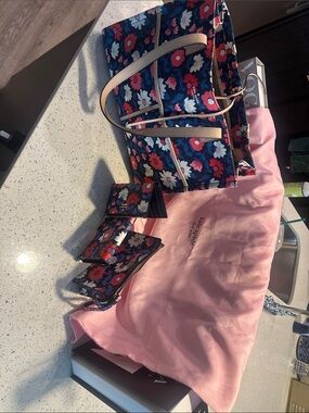 kate spade Navy Floral Tote,small Wallet, phone case, wristlet, dustbag